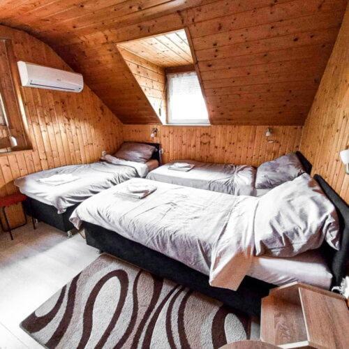 Bed and Breakfast Lenzl's Panzió Szigetvár Esterno foto