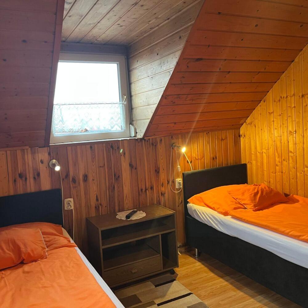 Bed and Breakfast Lenzl's Panzió Szigetvár Esterno foto